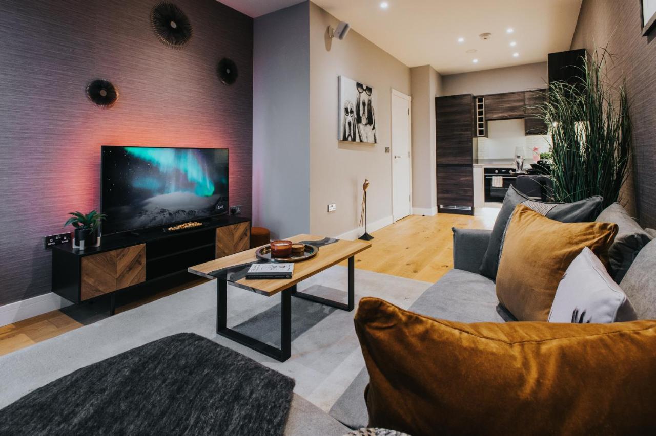 Circa17- Entire Apt, Free Parking, Gym, City Central & Free Netflix Bracknell Eksteriør billede