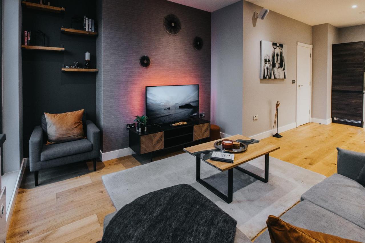 Circa17- Entire Apt, Free Parking, Gym, City Central & Free Netflix Bracknell Eksteriør billede