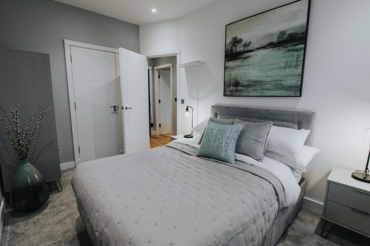 Circa17- Entire Apt, Free Parking, Gym, City Central & Free Netflix Bracknell Eksteriør billede