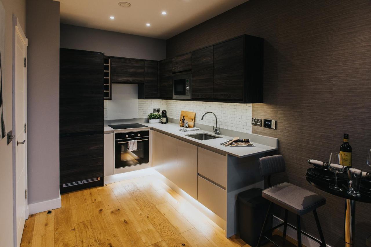 Circa17- Entire Apt, Free Parking, Gym, City Central & Free Netflix Bracknell Eksteriør billede