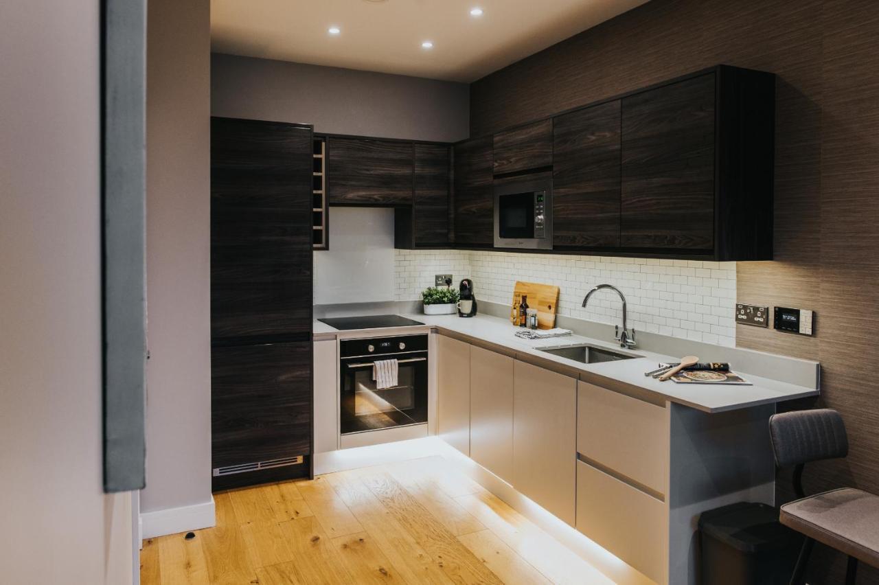 Circa17- Entire Apt, Free Parking, Gym, City Central & Free Netflix Bracknell Eksteriør billede