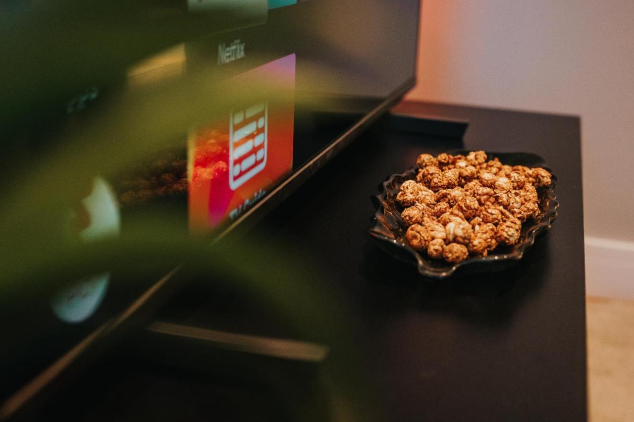 Circa17- Entire Apt, Free Parking, Gym, City Central & Free Netflix Bracknell Eksteriør billede