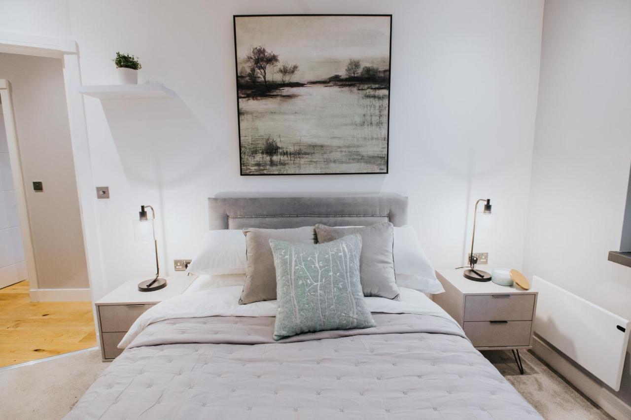 Circa17- Entire Apt, Free Parking, Gym, City Central & Free Netflix Bracknell Eksteriør billede